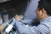 家用饮水机漏水的原因及解决方法（家用饮水机漏水问题的分析与解决）
