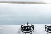 解决家里燃气灶不好打火问题的方法（快速解决燃气灶打火困难的实用技巧）