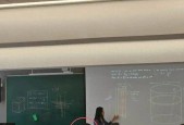 韦东奕与广西姑娘王虹首次同框：比“谁更厉害”更重要的，是中国数学的“双向奔赴”