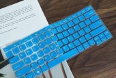 键盘蓝色反光现象的原因是什么？如何解决？