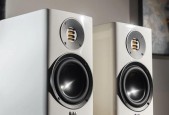客厅音乐音响应该放在哪里？音响摆放的最佳位置是什么？