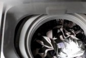 如何修理洗衣机漂洗时出现的进水漏水问题（解决洗衣机漂洗进水漏水的实用方法）