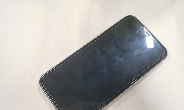 iPhone屏幕卡住触屏失灵解决方法（解救你的iPhone触屏卡顿问题）  第3张
