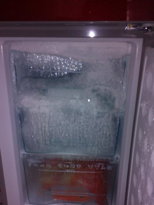 冰柜结冰问题解决办法（有效应对冰柜结冰困扰的实用技巧）  第3张