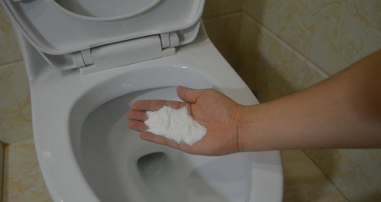 消除四维马桶异味的有效方法（如何处理四维马桶异味及其来源）  第2张