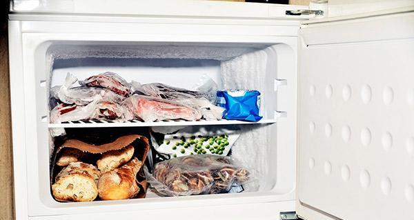冰柜除冰的方法（有效清除冰柜结冰）  第2张