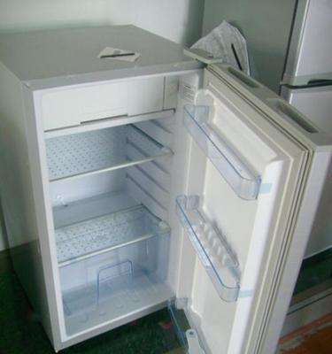 冰柜报警的原因及应对措施（保持食品新鲜与安全的关键措施）  第2张