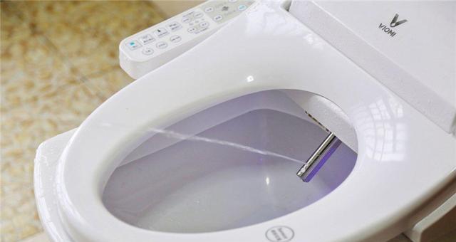 马桶底座漏水怎么办（解决方法大全）  第2张