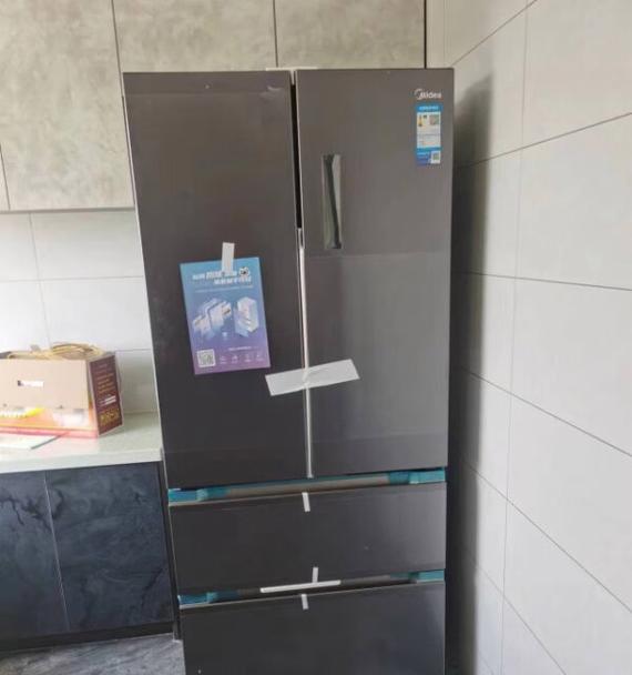 解决冰柜发臭问题的有效方法（如何避免冰柜存储食物产生异味）  第3张