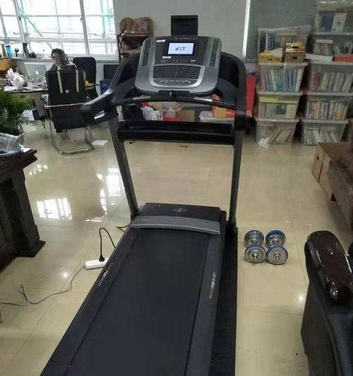 跑步机跑带烂了怎么维修（详细解析跑步机跑带烂了的原因及修复方法）  第3张