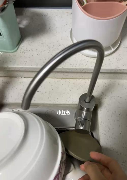 如何加固净水器水龙头，让使用更安全可靠（有效解决净水器水龙头晃动、漏水等问题）  第1张