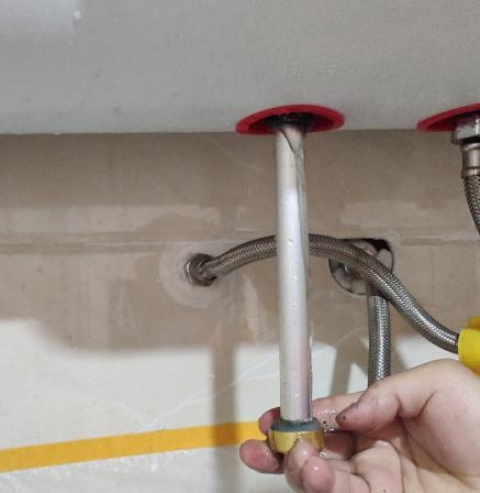 热水器法兰圈如何正确去除？需要哪些工具和步骤？  第3张