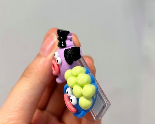 手机隐形支架适合粘贴在哪些表面？  第1张