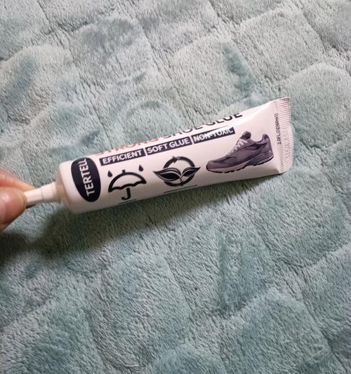 洗衣机损坏鞋子后用哪种胶水修复最佳？  第3张