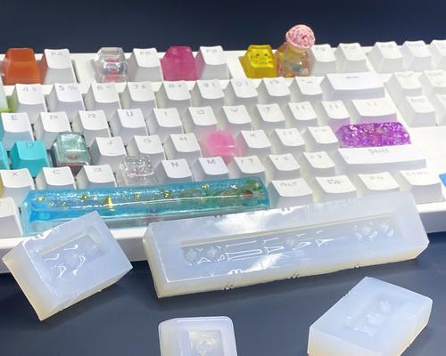 能显示爱心图案的键盘是什么品牌？特点是什么？  第1张