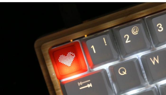 能显示爱心图案的键盘是什么品牌？特点是什么？  第3张