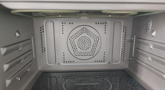 电脑微波炉机箱拆卸方法是什么？如何安全操作？  第2张