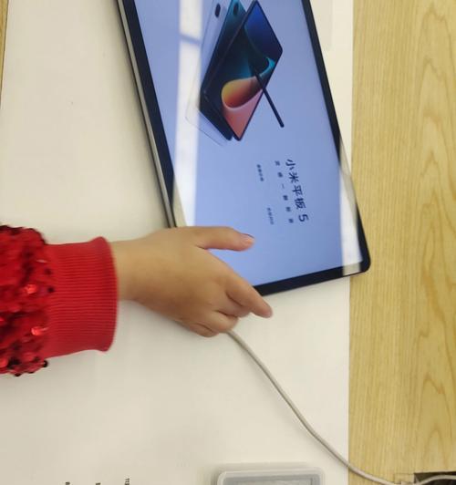 小米平板支架车载后排怎么放下？安装和使用方法是什么？  第1张
