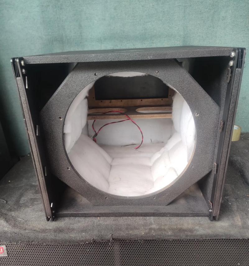 车箱装低音炮的正确安装视频教程？  第2张