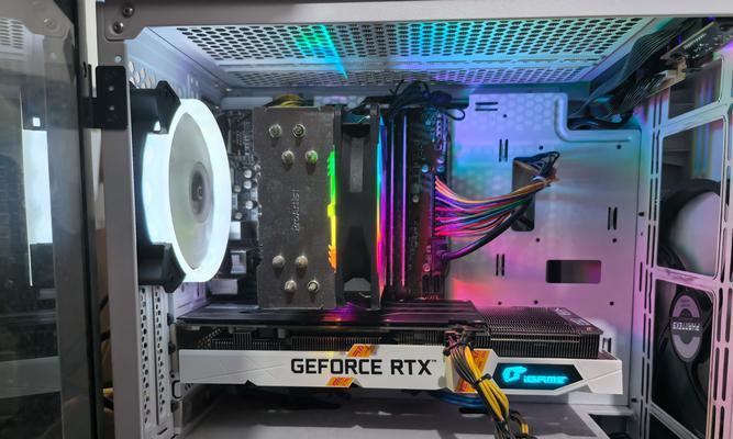 AMD显卡白色面板有何特殊功能？白色面板的显卡性能如何？  第1张