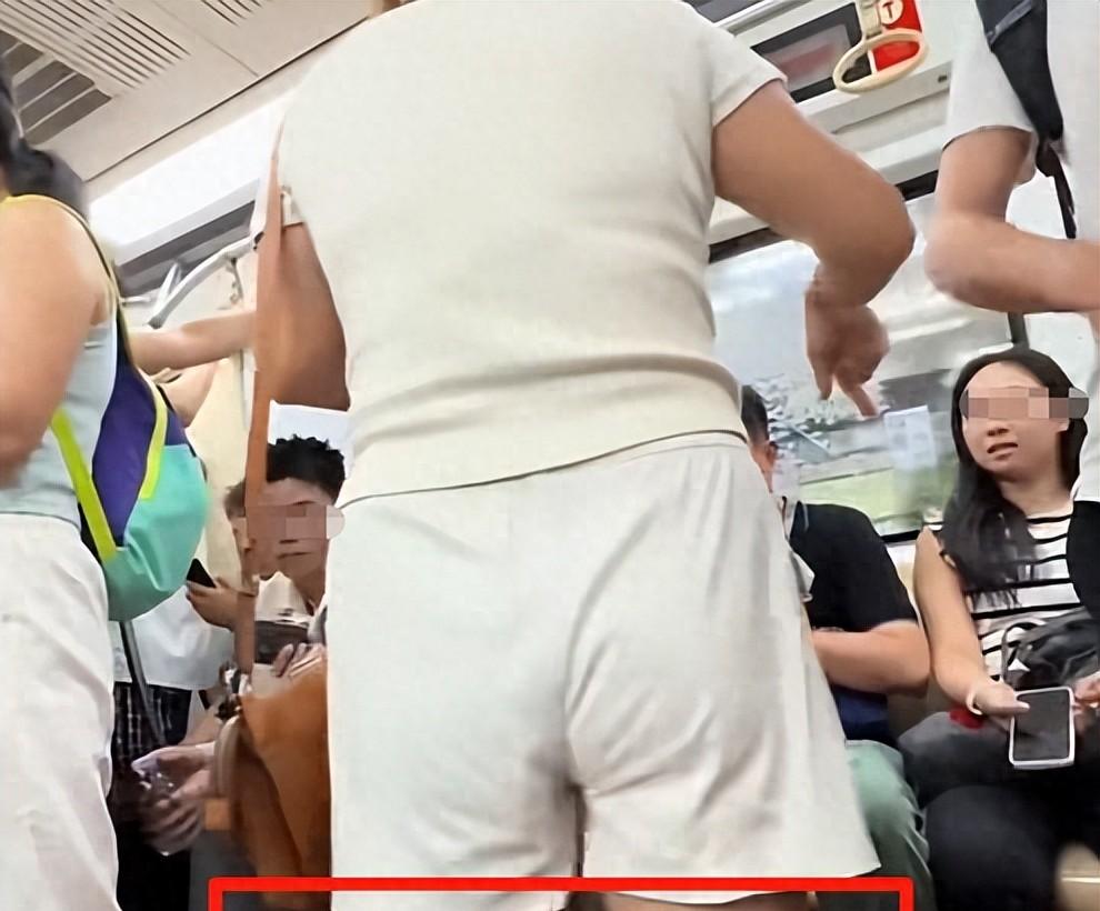 女子地铁中英文骂人续：讽刺素质不如美国，嘴脸嚣张，目击者发声  第1张