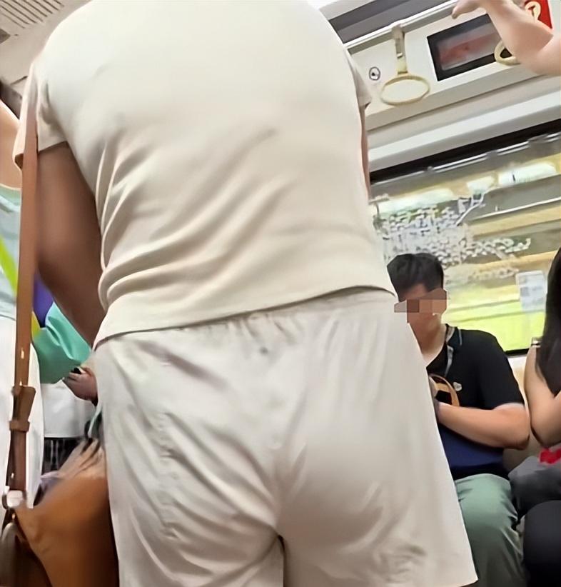女子地铁中英文骂人续：讽刺素质不如美国，嘴脸嚣张，目击者发声  第8张