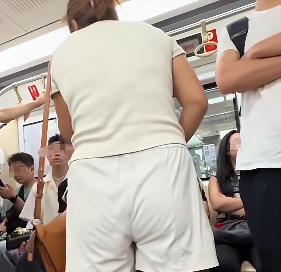 女子地铁中英文骂人续：讽刺素质不如美国，嘴脸嚣张，目击者发声  第12张