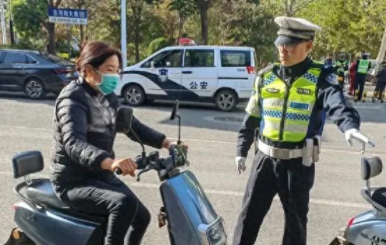 明确了！3类电动车上路免驾照、免年检，4类车驾照、年检都需要  第1张