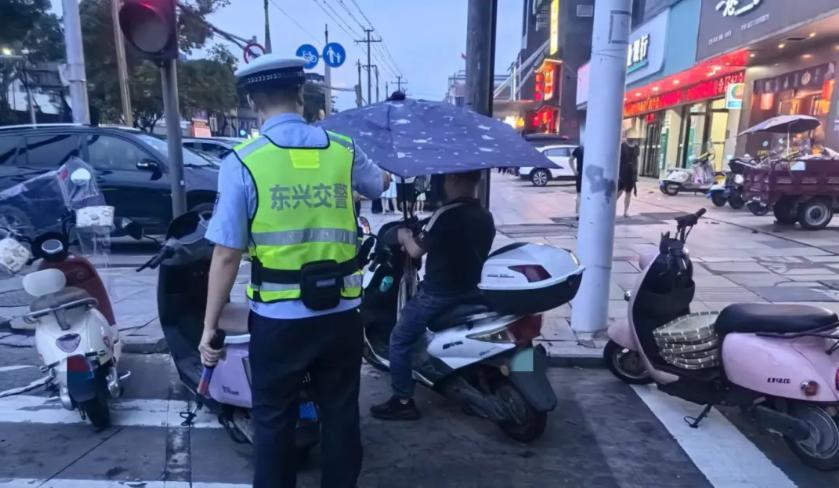 8月1日起，电动车、三轮车有新政策，这6类车禁止上路，车主注意  第7张