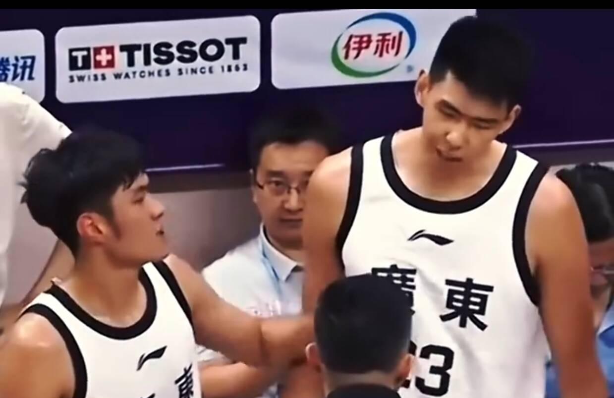 广东男篮爆发内讧！21岁小将和杜锋激烈争吵，球队最终惨遭逆转  第4张