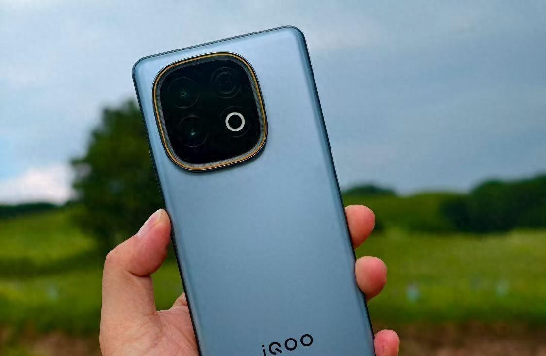 红米Turbo4Pro与iQOOZ10Turbo+：中端机各擅其长怎么选  第1张