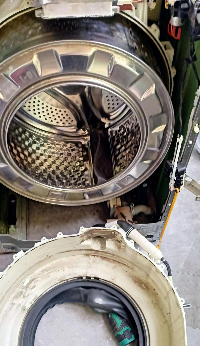 滚筒洗衣机清洗不完的解决办法（打造高效洗衣体验）  第2张