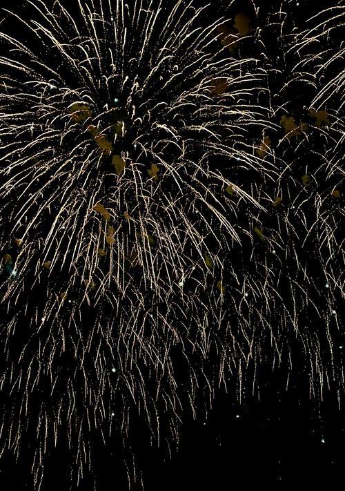 烟花视频投影仪的使用方法是什么？  第3张