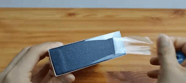 蓝牙耳机壳的灯光如何关闭？关闭灯光的步骤是什么？  第3张