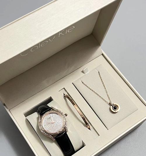 手表盒子摆放有哪些讲究？如何展示更吸引人？  第3张